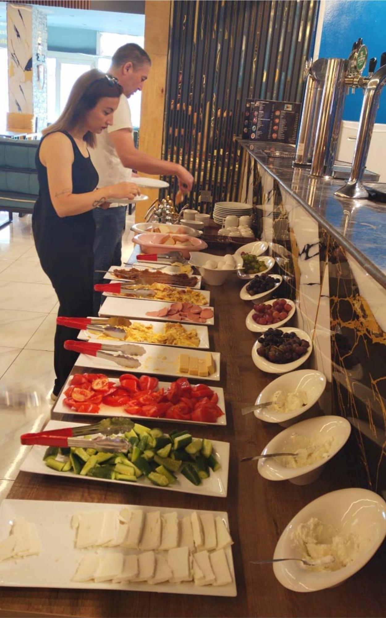 Ariva Center Hotel Xetai บากู ภายนอก รูปภาพ